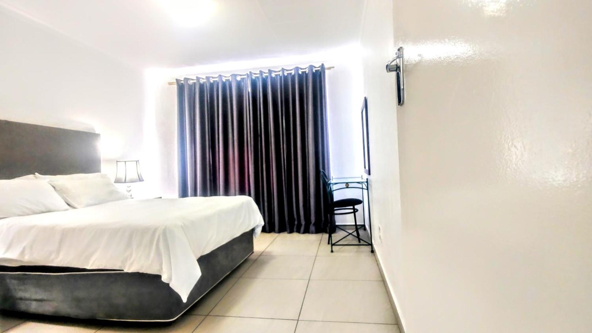 Palmar Hotel ヨハネスブルグ エクステリア 写真